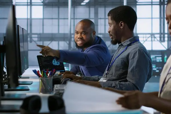 SaaS Developer Providing Solution